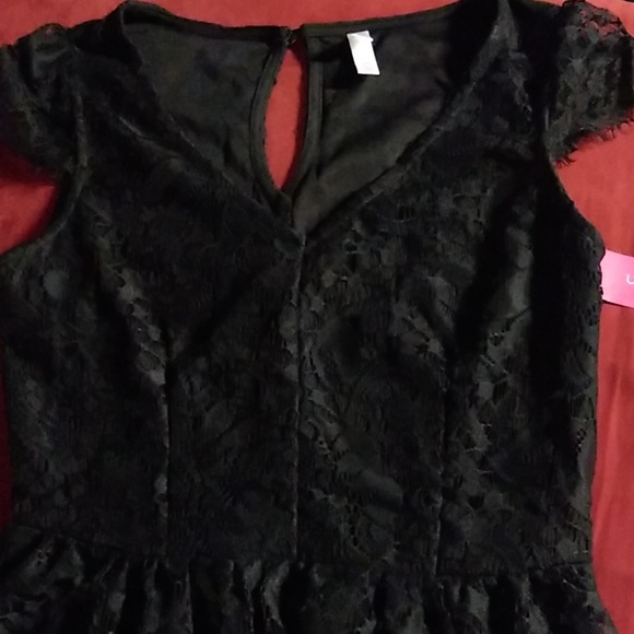 Womens dress - Picture 3 of 4